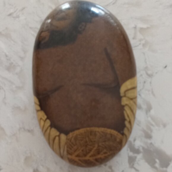 Orginal Hand Painted River Rock Indigenous Work of Stone Art Buffalo & Male Face - Picture 6 of 6
